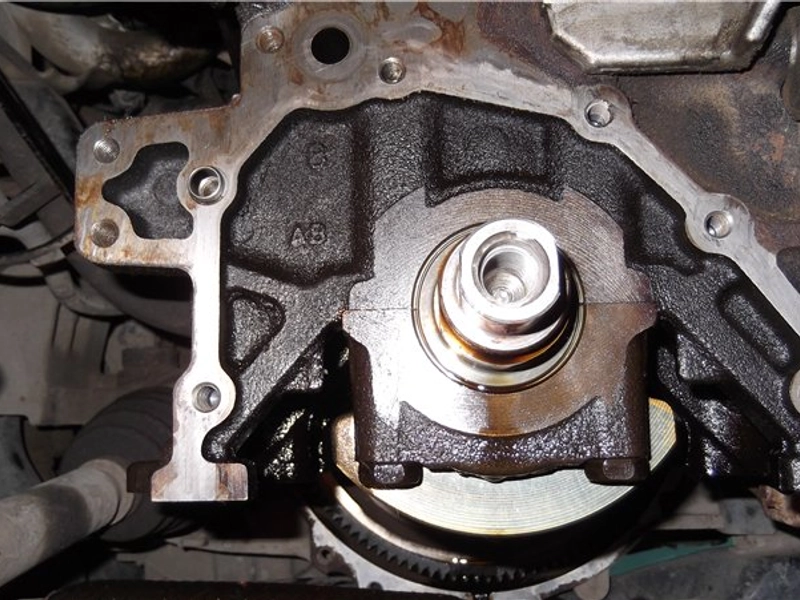 Замена насоса гидроусилителя руля (ГУР) в Санкт-Петербурге